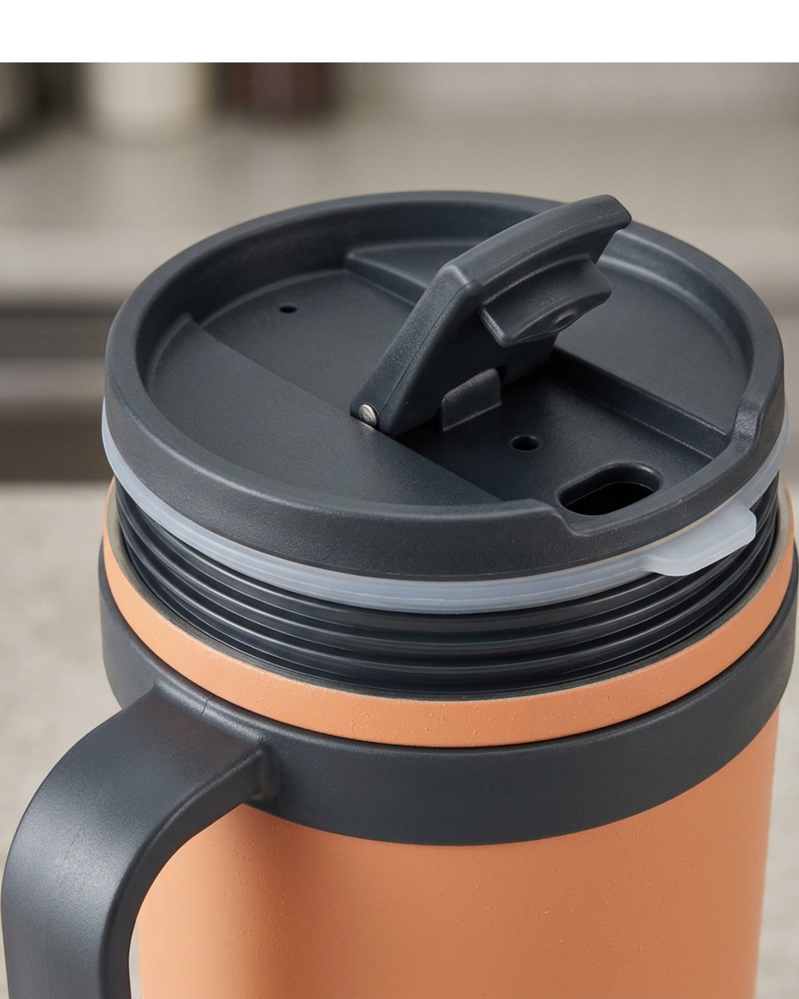 Jndvg Handled Flip-Sip Double-Wall Travel Mug 18 oz Terracotta Charcoal - Detail view
